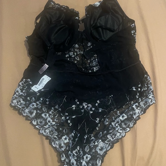 Cute bodysuit, Brand new with tags - Picture 3 of 3